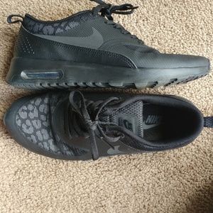 Size 8 Black/leopard print Nike's
